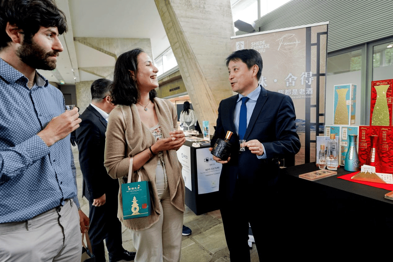 复星赋能，沱牌非遗酿造技艺、舍得文化走进联合国教科文组织总部，舍得酒业向世界讲好中国白酒故事